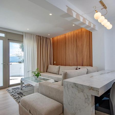 Lucy'S Apartment อายิโอสนิโกลาโอส ภายนอก รูปภาพ