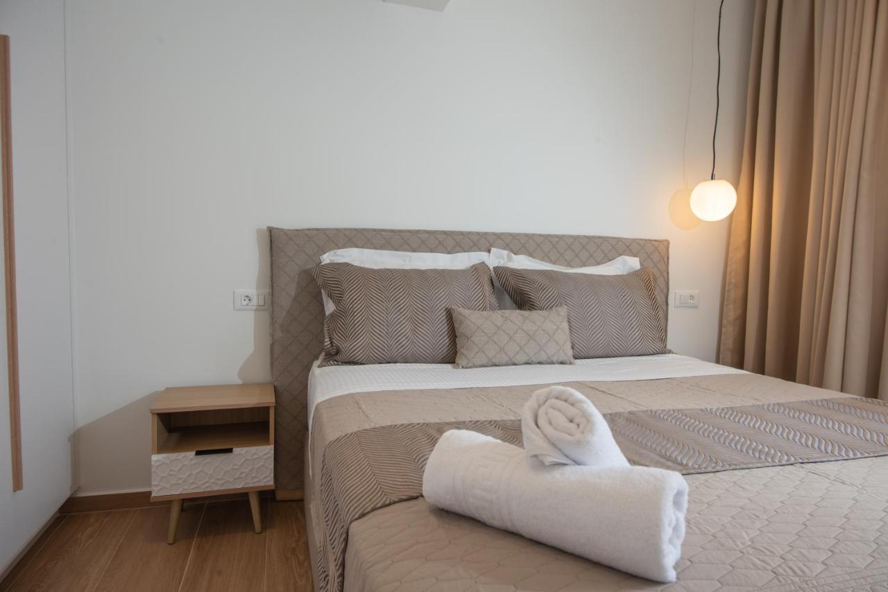Lucy'S Apartment อายิโอสนิโกลาโอส ภายนอก รูปภาพ